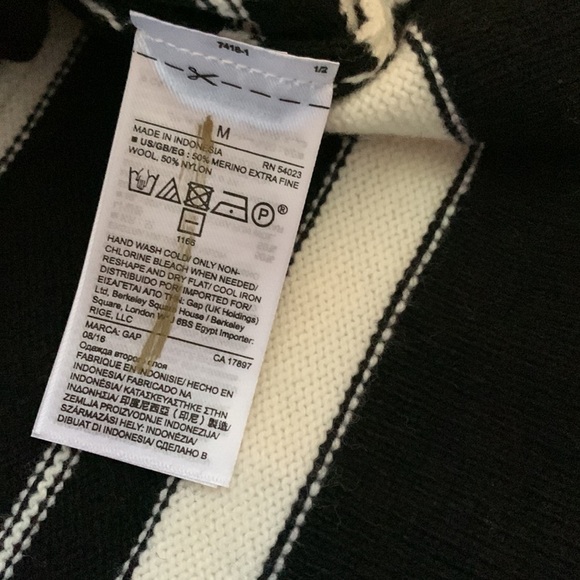 Nwt Gap Merino wool blend black & white striped mock neck sweater - Picture 6 of 8